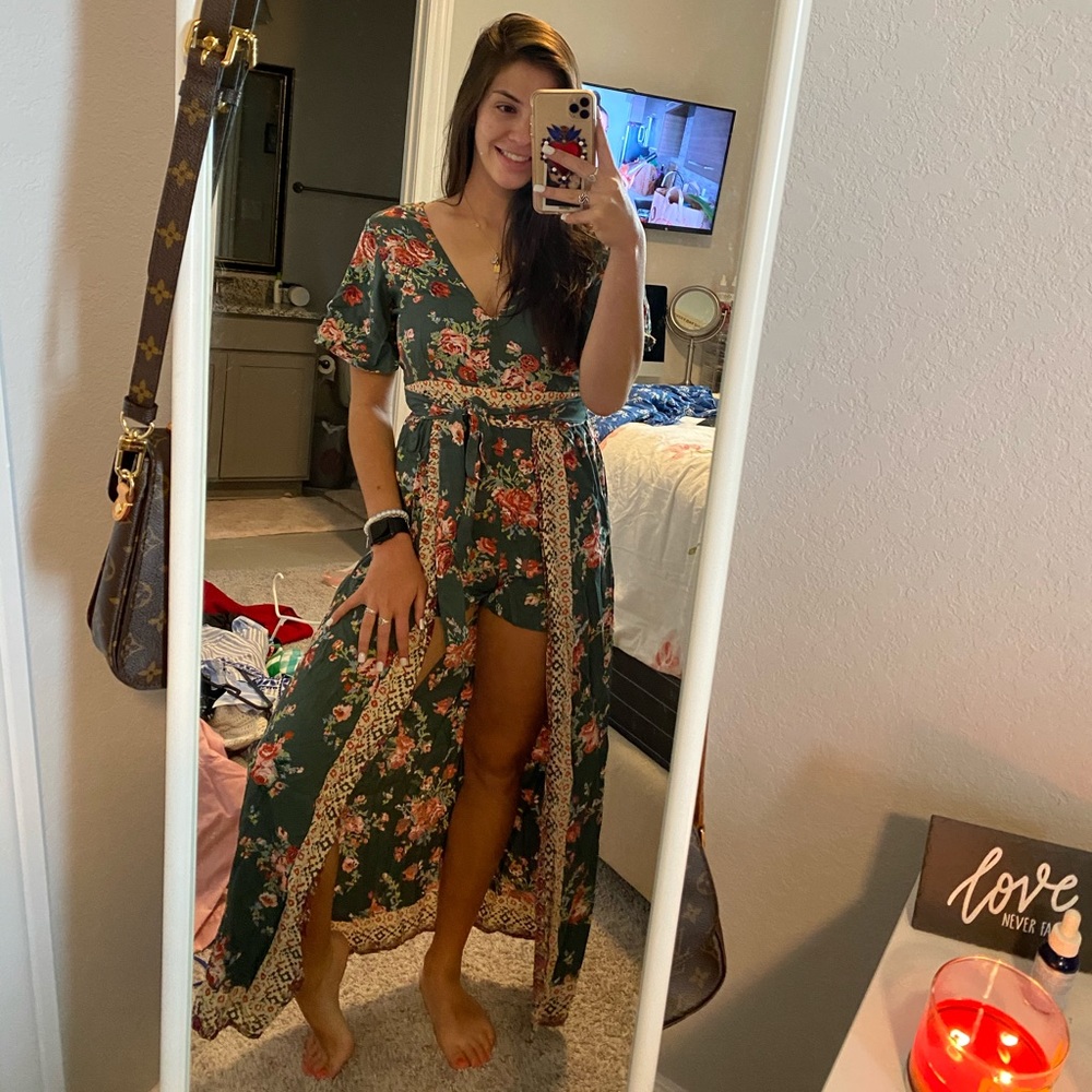 FRANCESCAS green floral romper - Picture 1 of 3